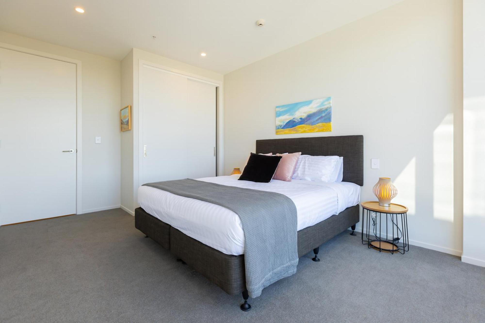 Luxury 2 Bedroom Cbd Apartment With Free Parking ไครสต์เชิร์ช ภายนอก รูปภาพ