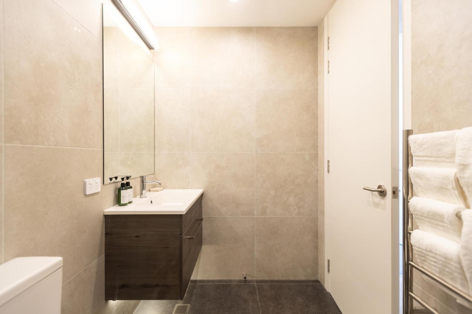 Luxury 2 Bedroom Cbd Apartment With Free Parking ไครสต์เชิร์ช ภายนอก รูปภาพ