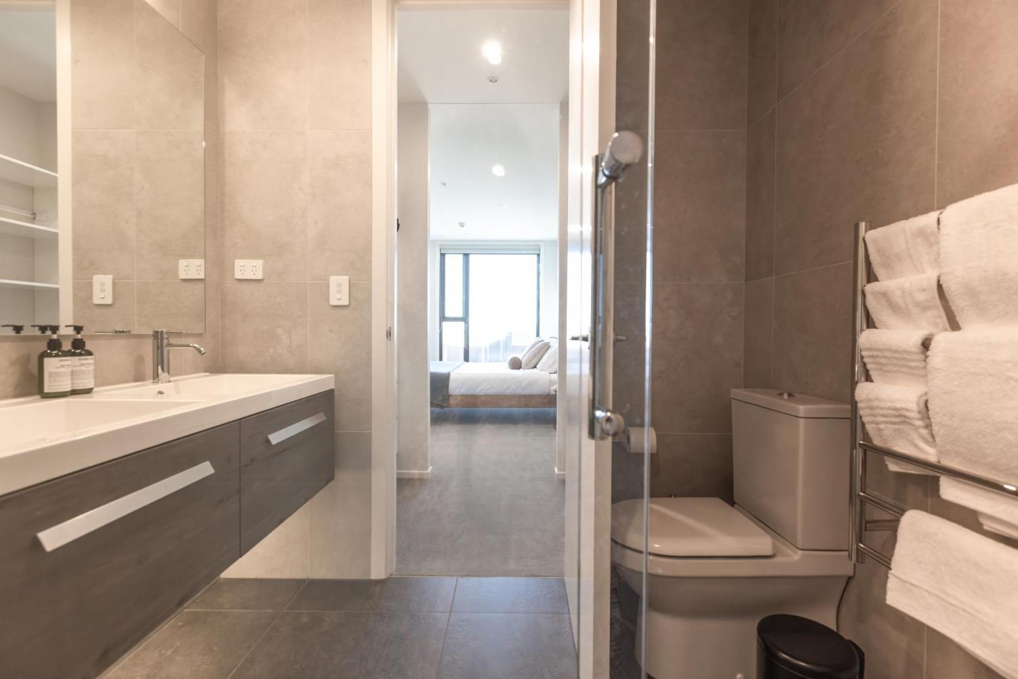 Luxury 2 Bedroom Cbd Apartment With Free Parking ไครสต์เชิร์ช ภายนอก รูปภาพ